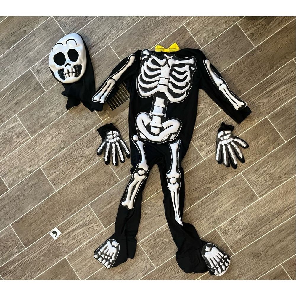 Skeleton Halloween Costume sz. 3T. mask, hands and body!
